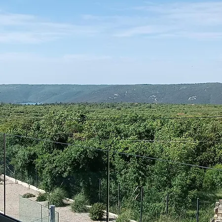 וילה Navis