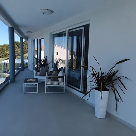 Navis * Labin (Istria)