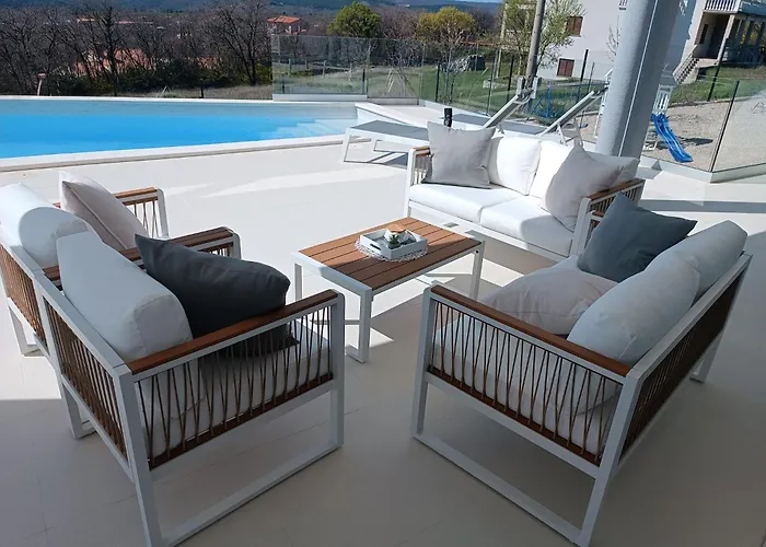 Navis Βίλα Labin (Istria)