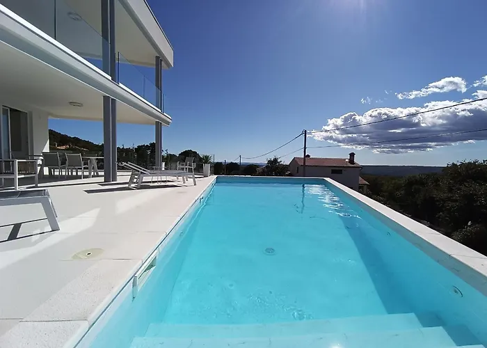 Navis Βίλα Labin (Istria)